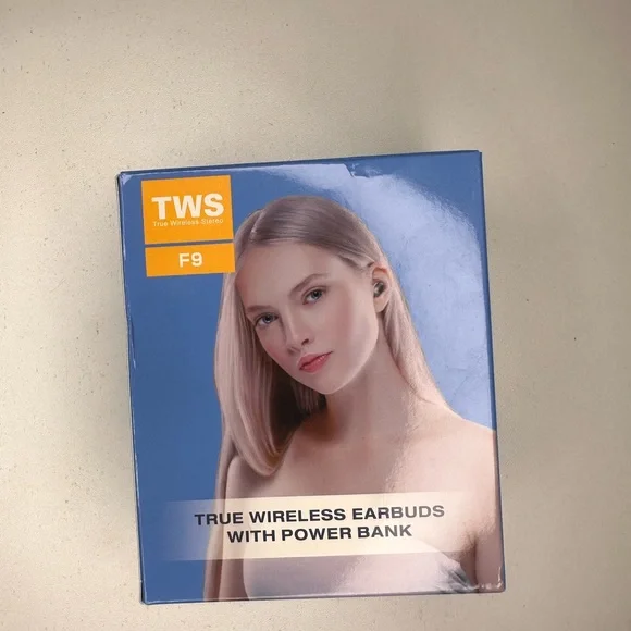 True Wireless Bluetooth Wireless Earbuds with Case New in Box - Picture 2 of 6